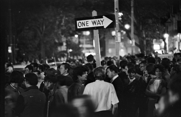 A crowd gathers in Yorkville, 22 August 1967 
Citation York University Libraries, Clara Thomas Archives & Special Collections, Toronto Telegram fonds, ASC00616 image URL: https://digital.library.yorku.ca/yul-87868/yorkville-hippies-sit-yorkville-and-queens-park