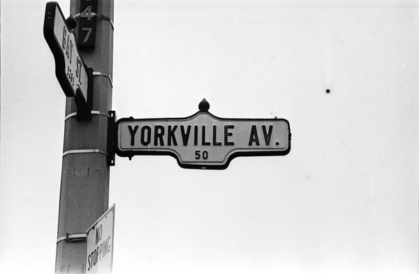 Yorkville Avenue street sign (at Bay Street), May 1967
Citation: York University Libraries, Clara Thomas Archives & Special Collections, Toronto Telegram fonds, ASC00619 URL for image https://digital.library.yorku.ca/yul-88245/yorkville-village-street-sign